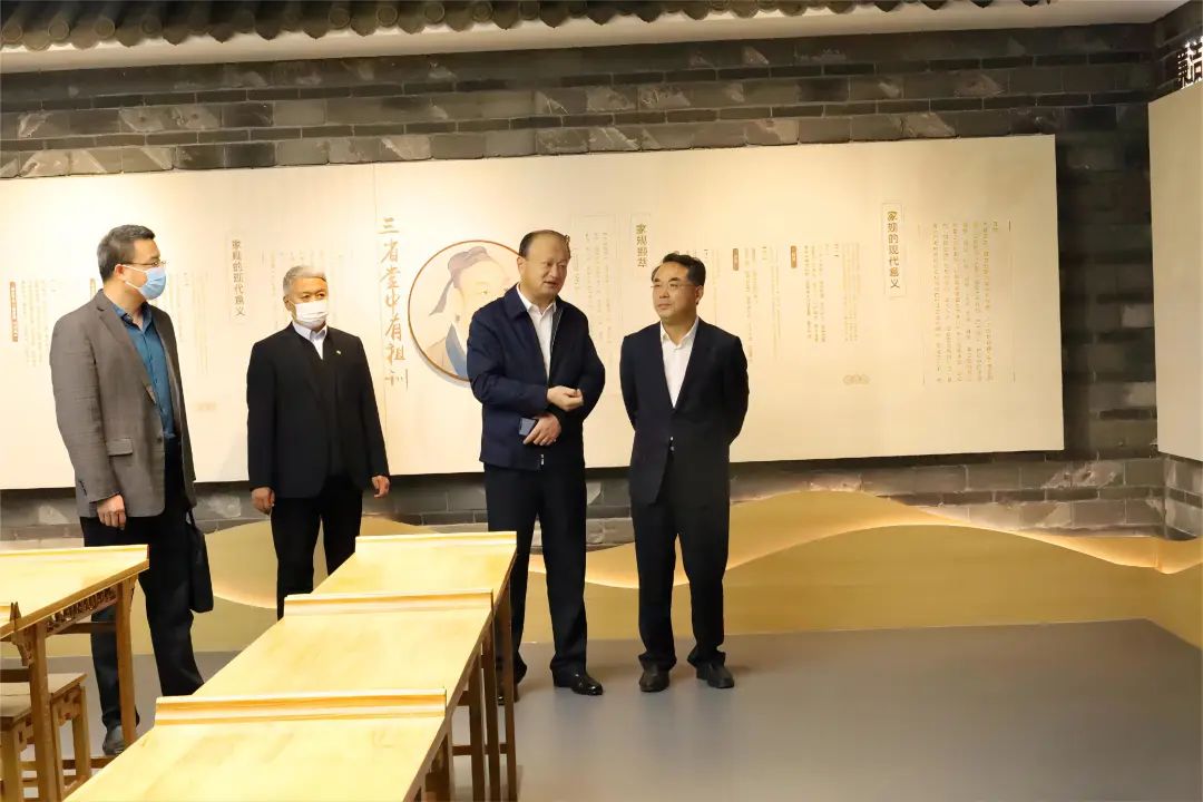 1667782671995051979.jpg 徐.jpg