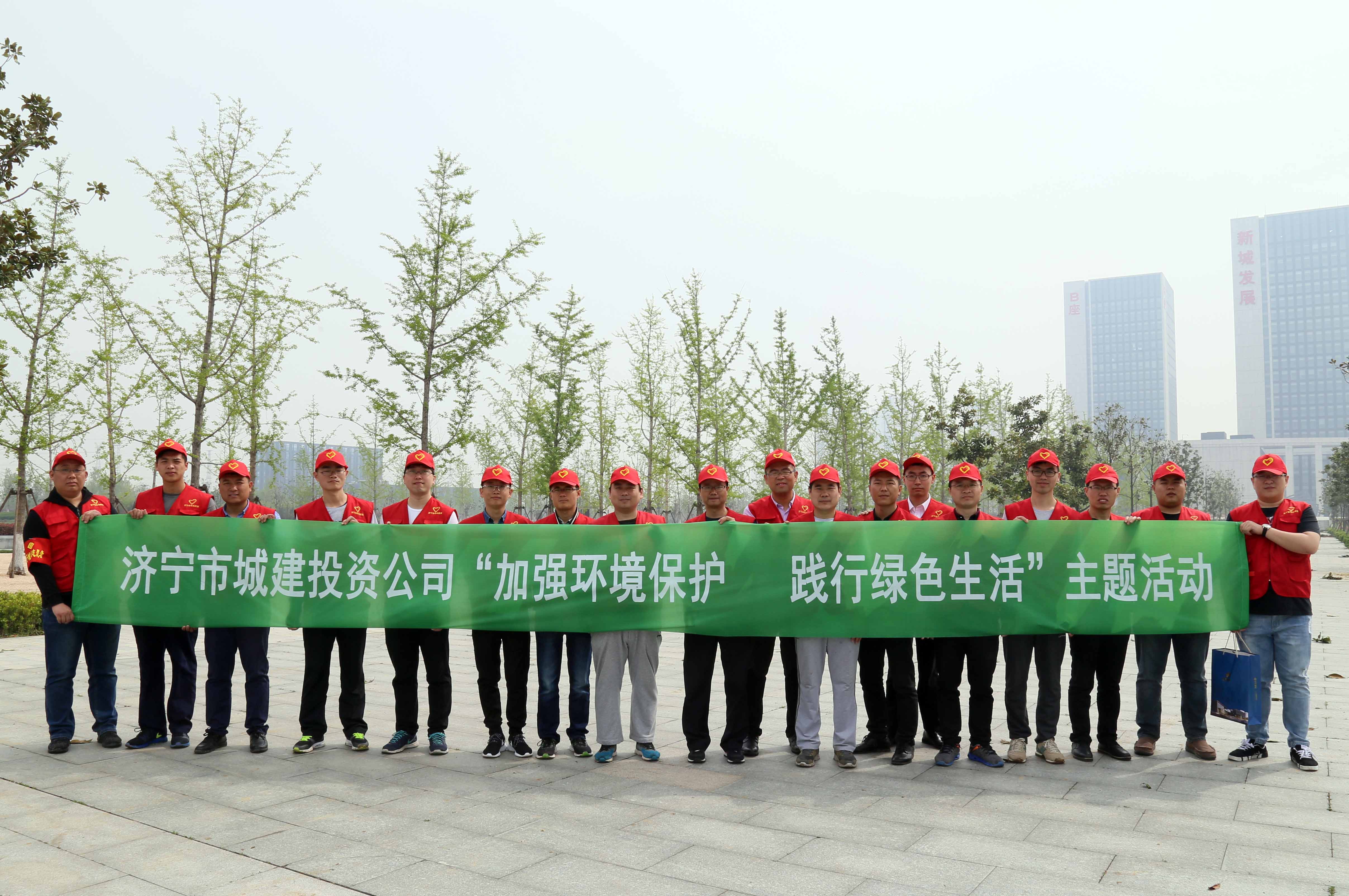 合影1小.jpg 合影1小.jpg